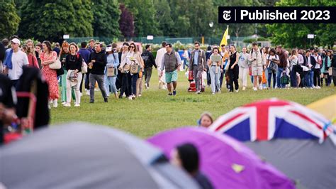 The Tennis ‘Pilgrimage’ to the Wimbledon Queue .